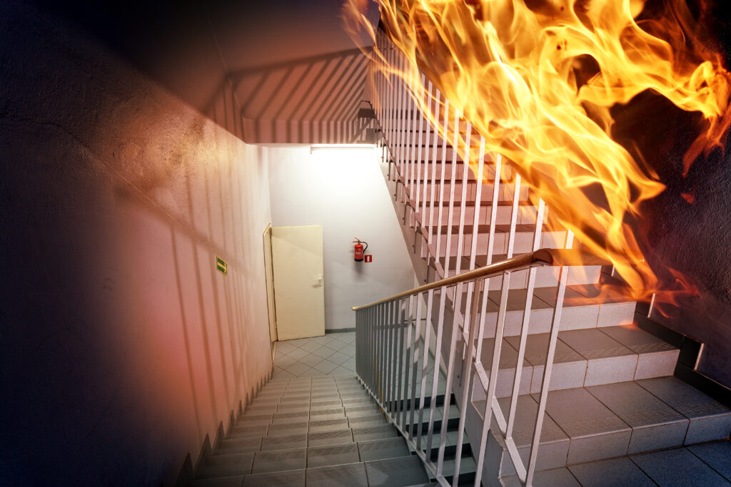 Incendie escalier immeuble